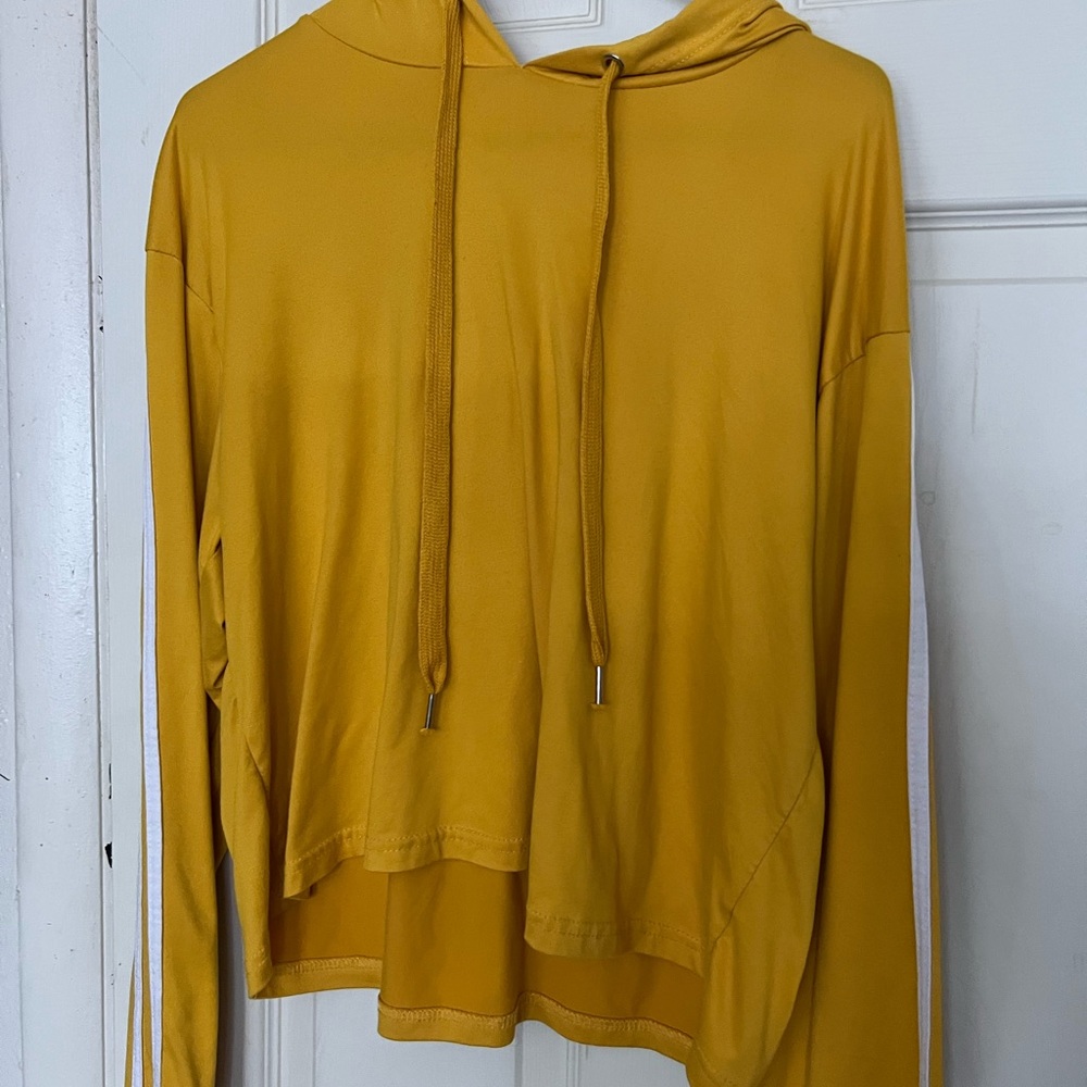 long sleeve crop top